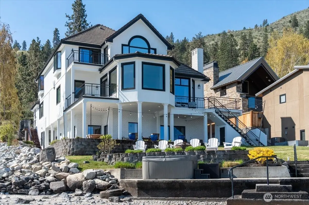 3300 S Lakeshore Rd, Chelan, WA 98816 - #1