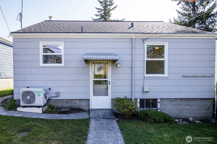 4437 47th Avenue Sw, Seattle, WA 98116 - #3