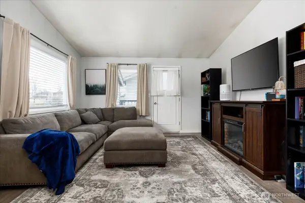 730 SE 8th Avenue #G201, Oak Harbor, WA 98277