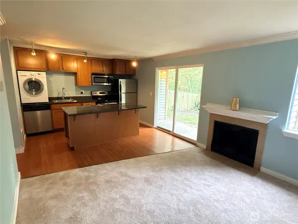 23453 16th Avenue S #A-102, Des Moines, WA 98198
