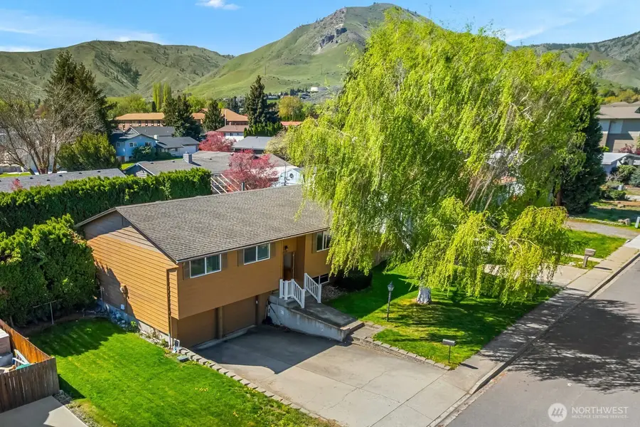 1517 4th Street, Wenatchee, WA 98801 - #2
