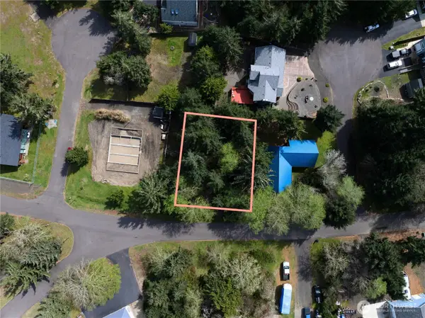 336 Lake Bay Loop Se, Ocean Shores, WA 98569