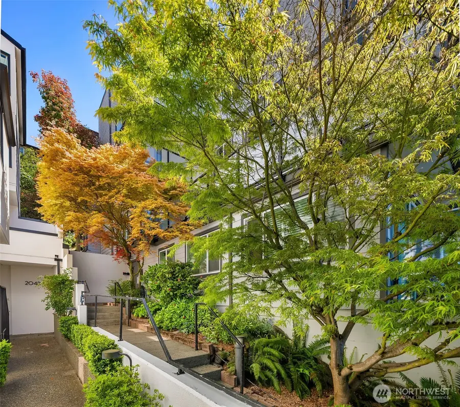 2040 13th Avenue W #33, Seattle, WA 98119 - #2