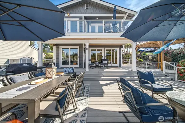 5114 Jenks Point Way E, Lake Tapps, WA 98391