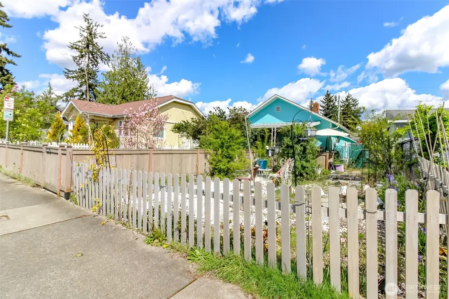208 F Street Se, Auburn, WA 98002 - #3