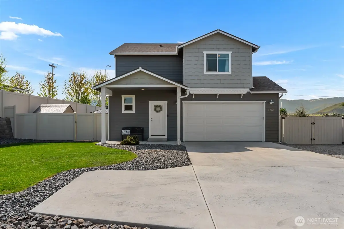 2250 SE Treat Street, East Wenatchee, WA 98802 - #1
