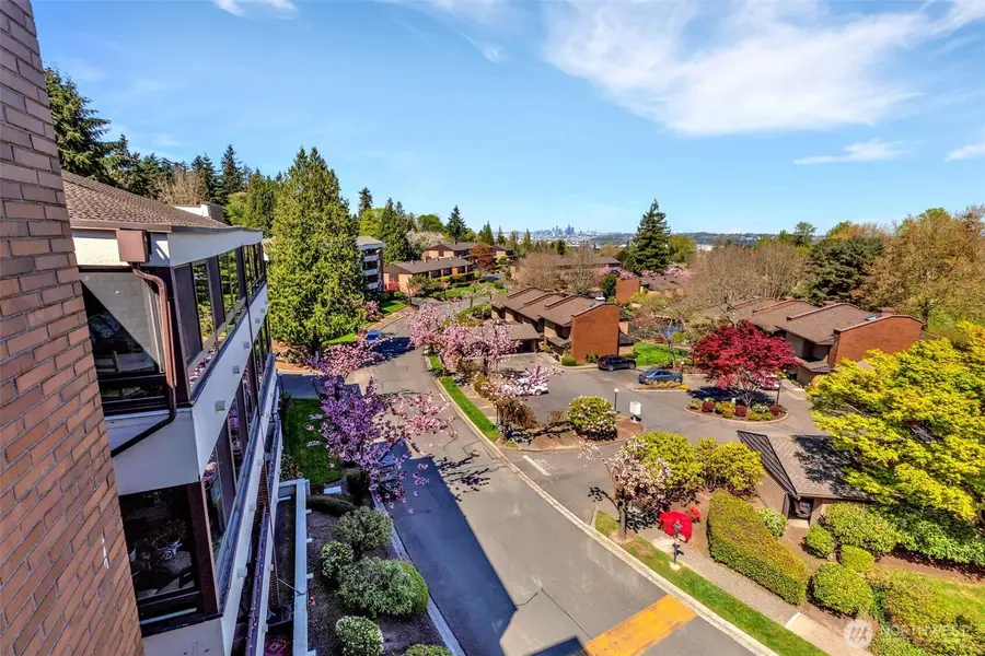 10911 Glen Acres Drive S, Seattle, WA 98168 - #3