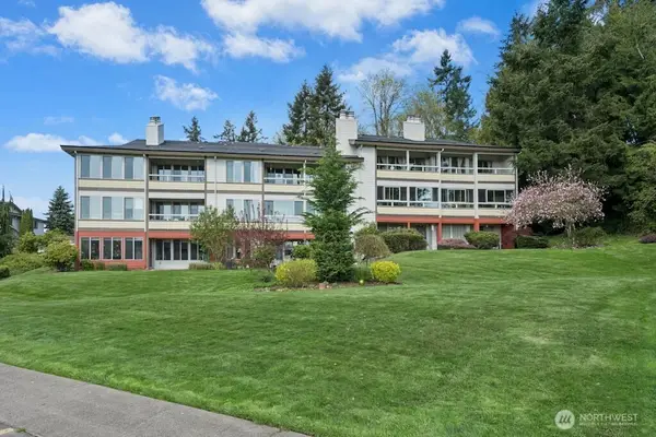 23407 Lakeview Drive #G101, Mountlake Terrace, WA 98043