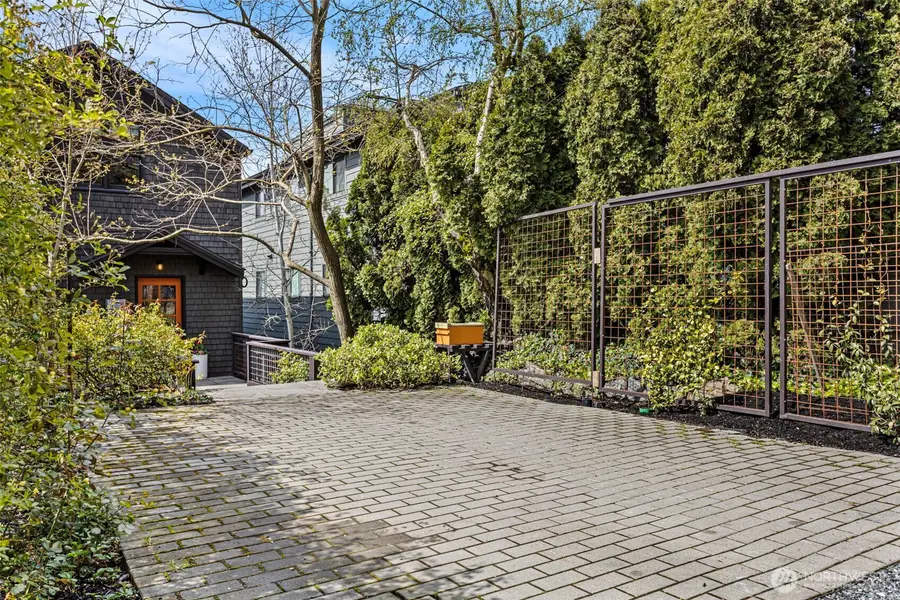 1524 10th Avenue W, Seattle, WA 98119 - #3