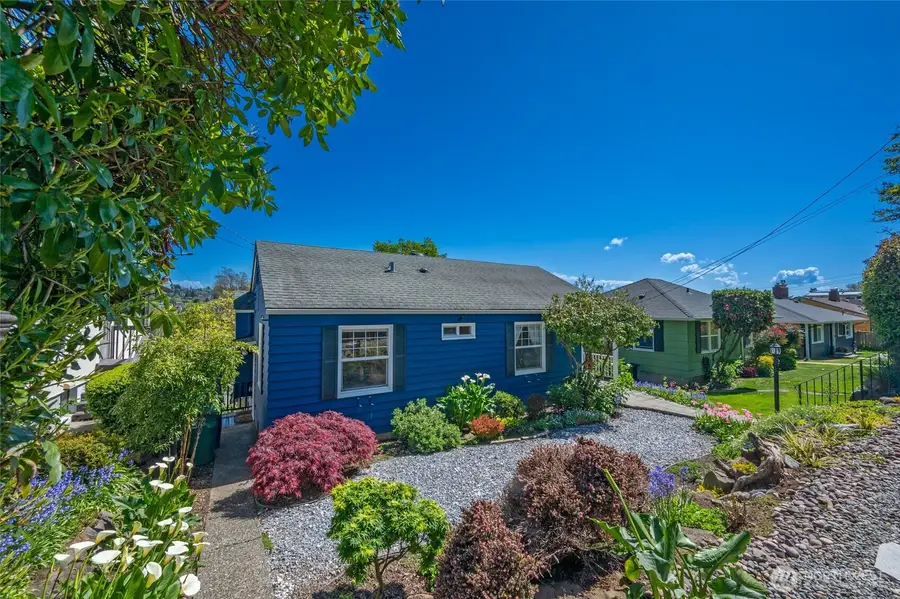 2822 23rd Avenue W, Seattle, WA 98199 - #2