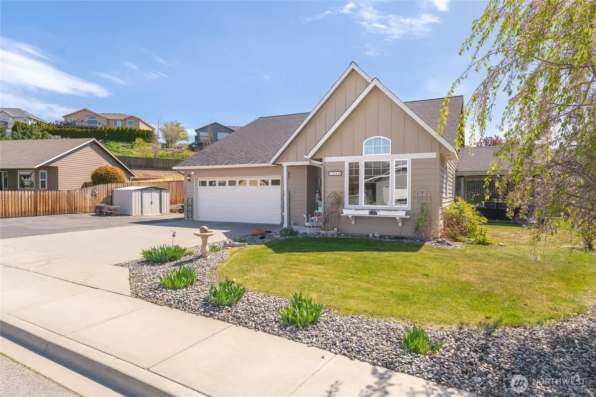 1364 Tractor Loop Road, East Wenatchee, WA 98802 - #1