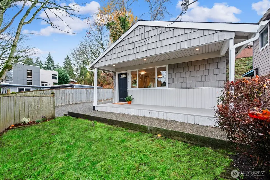 7552 21st Avenue Sw, Seattle, WA 98106 - #2