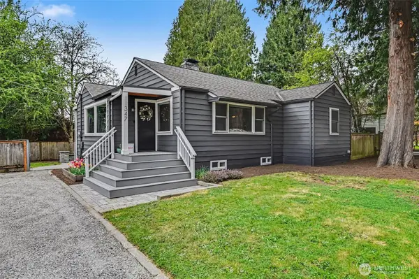 11347 Sand Point Way Ne, Seattle, WA 98125