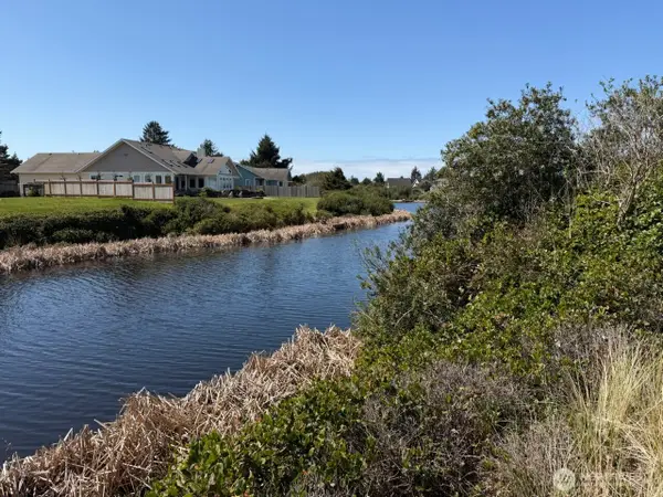 191 N Razor Clam Drive Sw #417, Ocean Shores, WA 98569