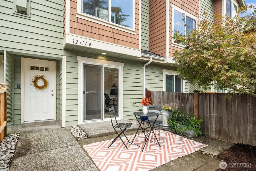 12317 10th Place Ne #B, Seattle, WA 98125 - #2