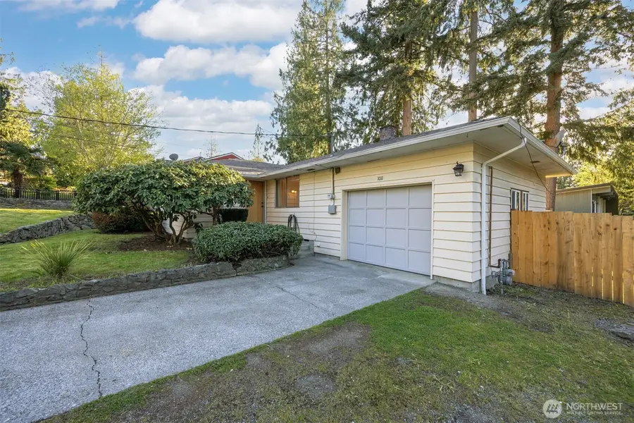 1011 N 14th Street, Mount Vernon, WA 98273 - #2