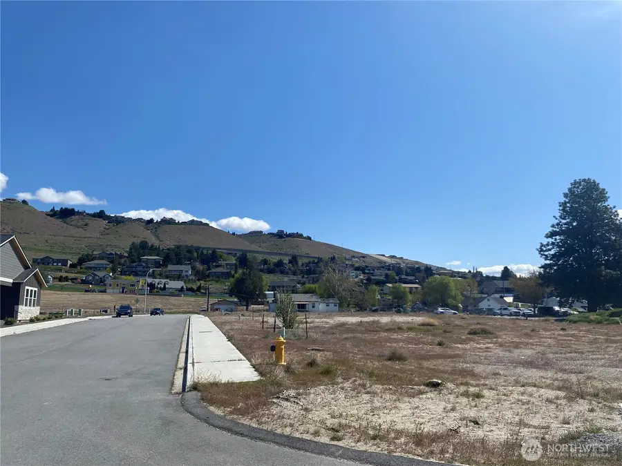 197 Harold Street Ne #1, East Wenatchee, WA 98802 - #3