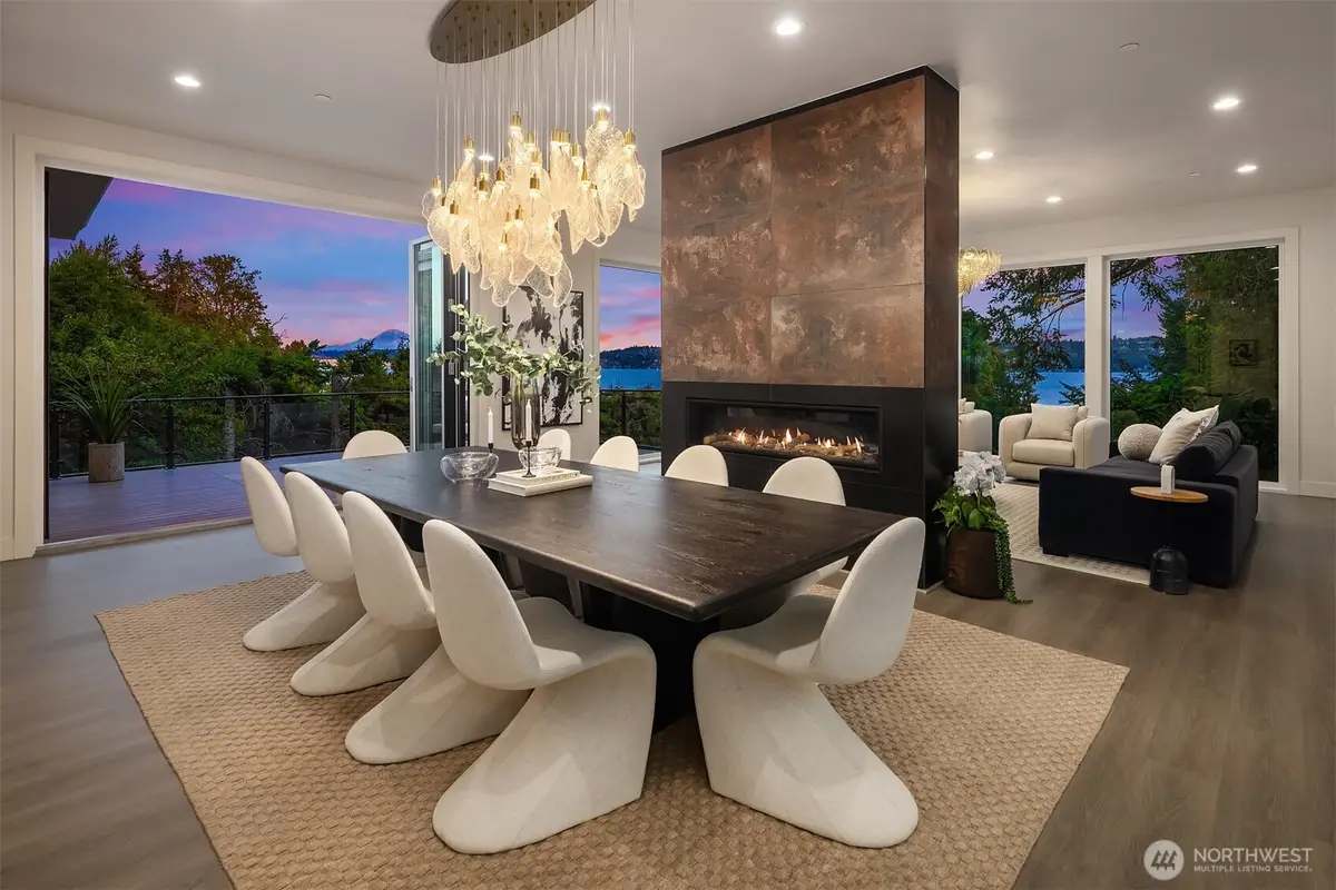 8243 W Mercer Way, Mercer Island, WA 98040 - #1