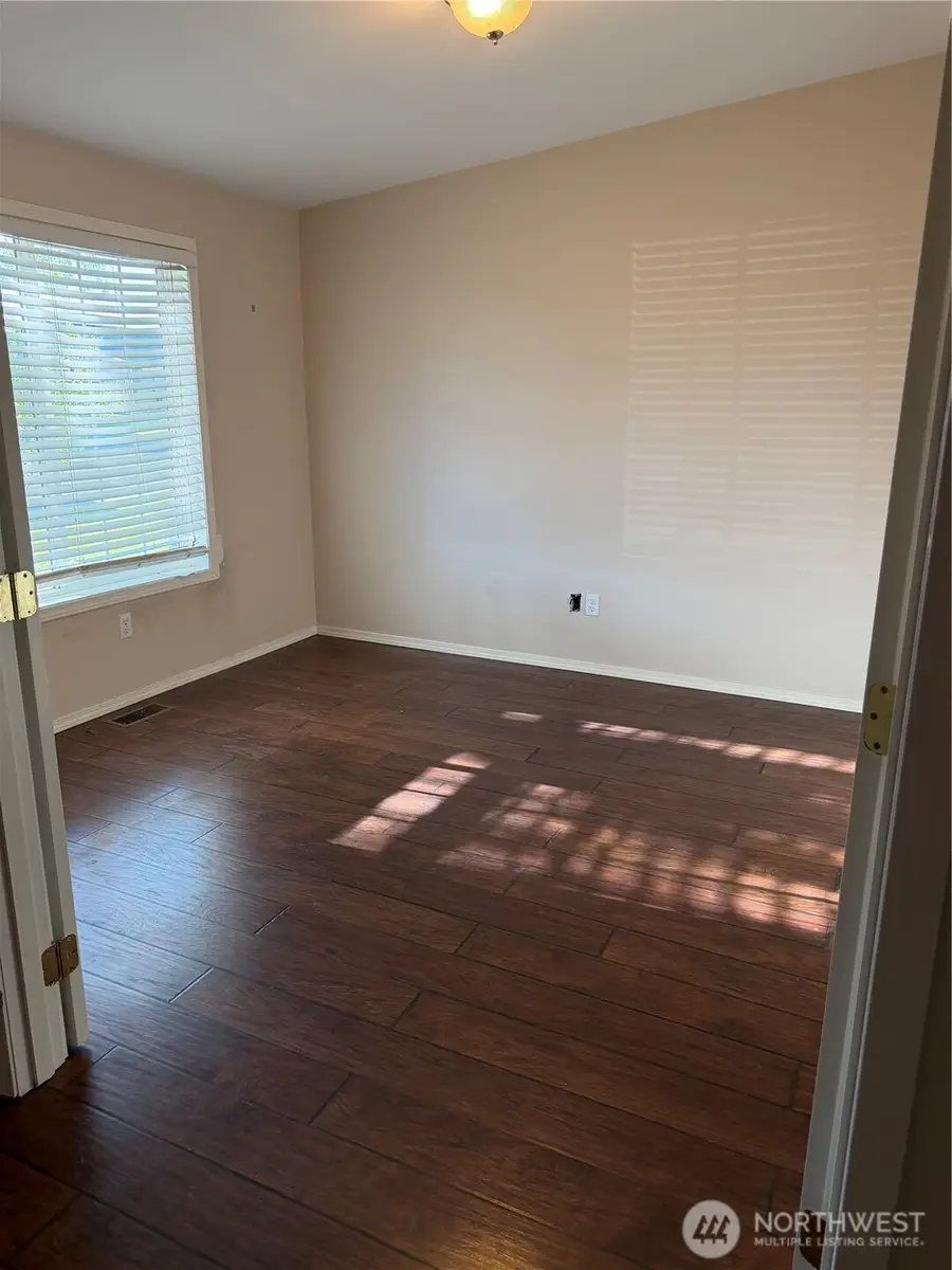 586 L Street Se, Ephrata, WA 98823 - #2