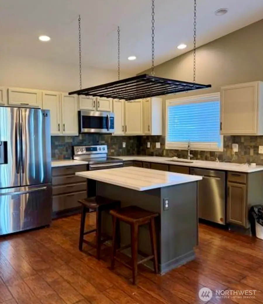 586 L Street Se, Ephrata, WA 98823 - #3