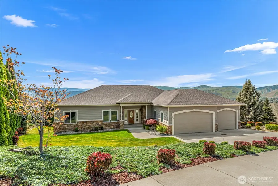 718 Briarwood Drive, East Wenatchee, WA 98802 - #2