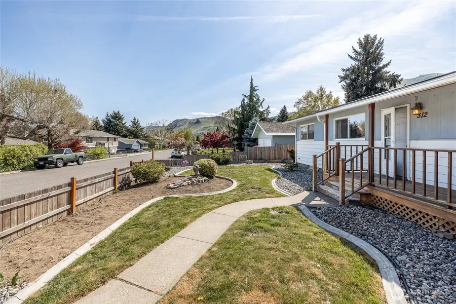 312 Marie Avenue, Wenatchee, WA 98802 - #2