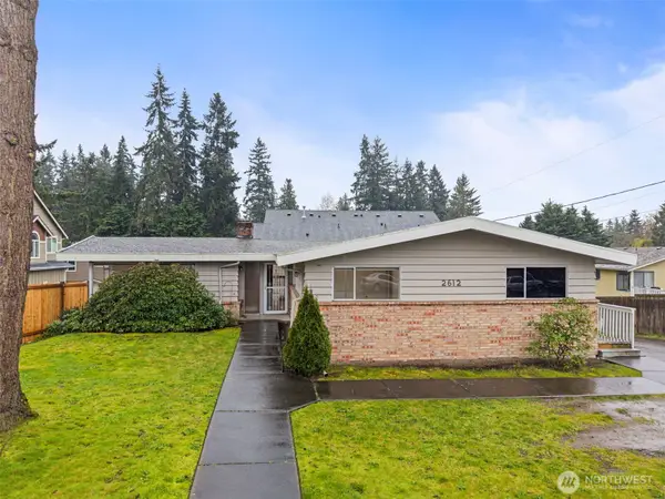2612 204th St Sw Street Sw #N, Lynnwood, WA 98036