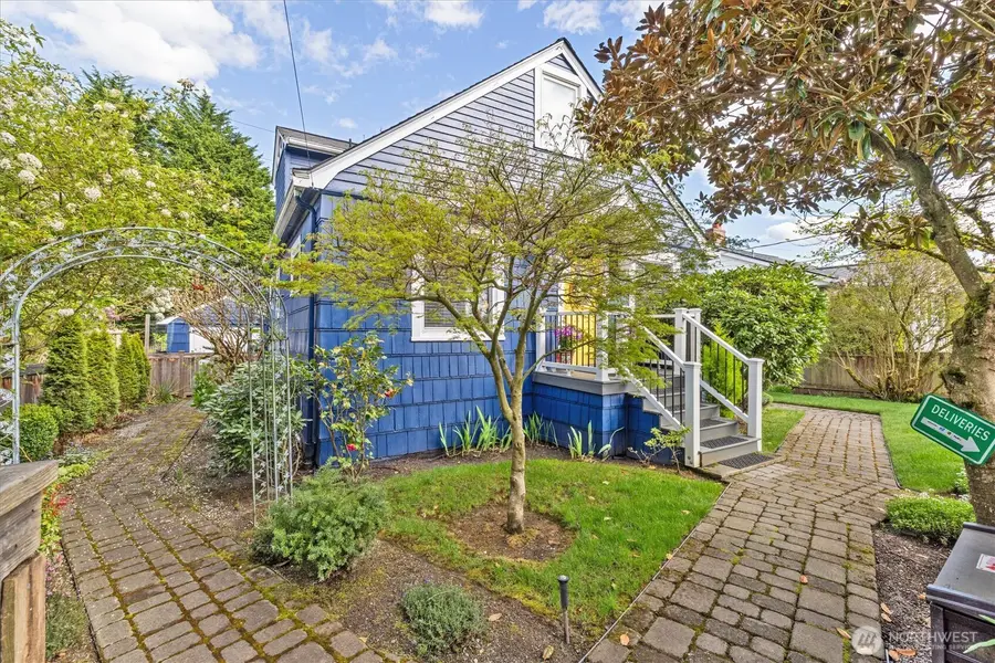 10532 Evanston Avenue N, Seattle, WA 98133 - #2