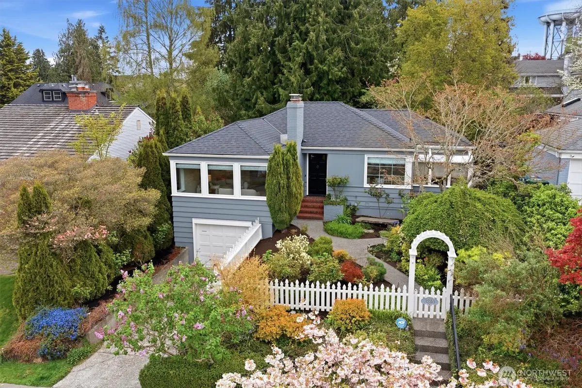 3240 W Viewmont Way W, Seattle, WA 98199 - #1