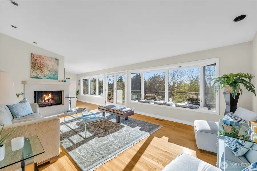 6749 82nd Avenue Se, Mercer Island, WA 98040 - #3