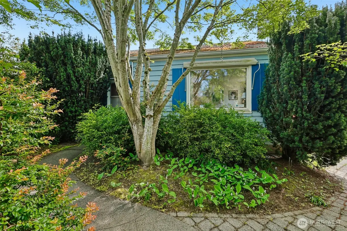 6830 27th Avenue Ne, Seattle, WA 98115 - #1
