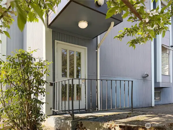 10459 Des Moines Memorial Drive S #N-202, Seattle, WA 98168