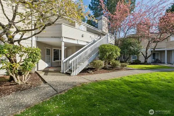 9210 Market Place #H201, Lake Stevens, WA 98258