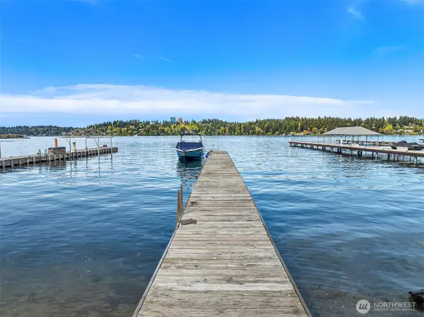 8438 N Mercer Way, Mercer Island, WA 98040