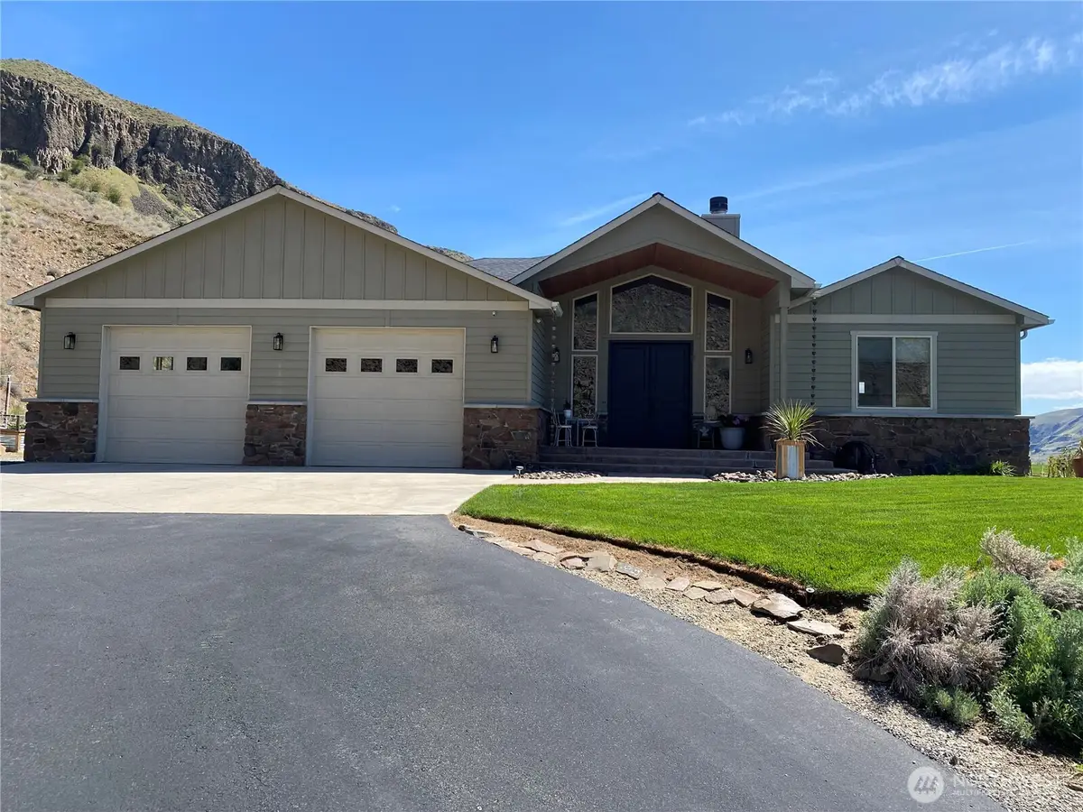 6696 Batterman Road, Rock Island, WA 98850 - #1