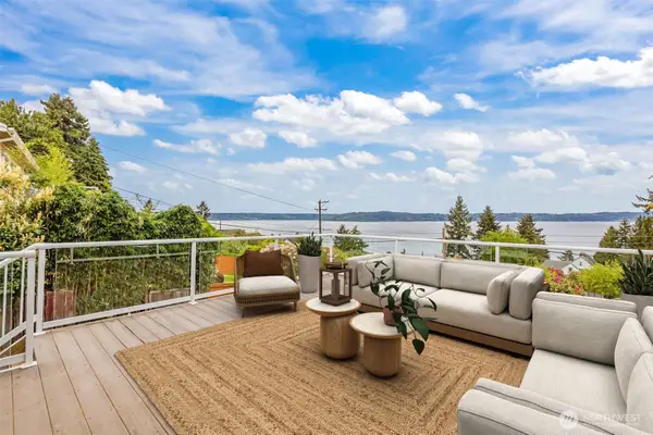 8450 E Side Drive Ne, Tacoma, WA 98422
