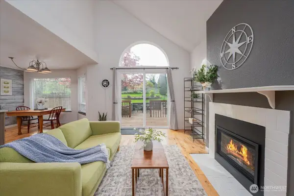 19906 28th Avenue W #B, Lynnwood, WA 98036