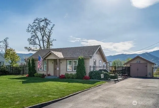 1104 N Baker, East Wenatchee, WA 90880 - #1