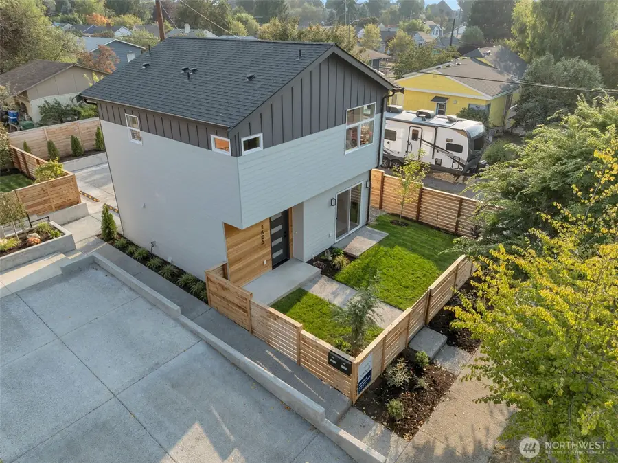 1605 SW Kenyon Street, Seattle, WA 98106 - #3