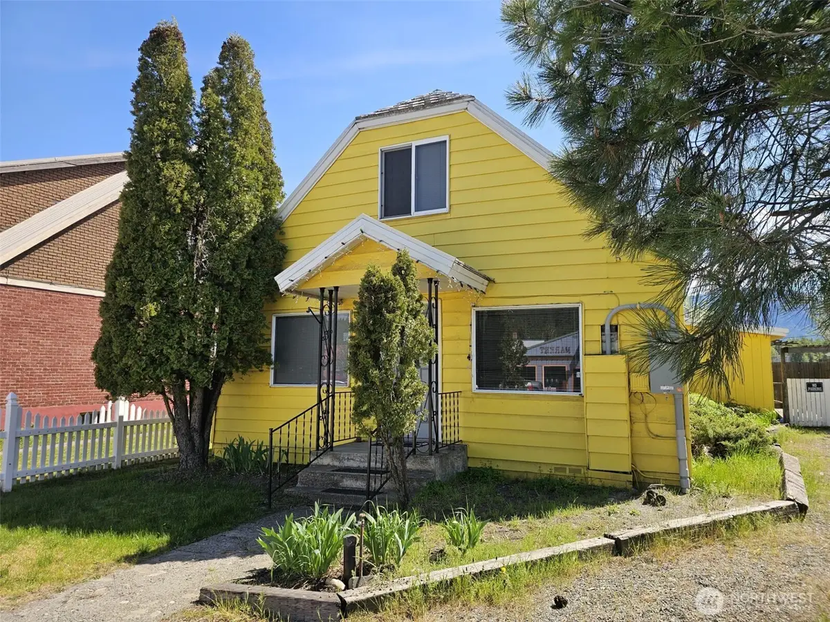 424 E 1st Street, Cle Elum, WA 98922 - #1