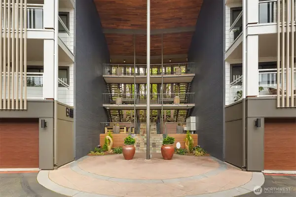 130 105th Avenue Se #A-305, Bellevue, WA 98004