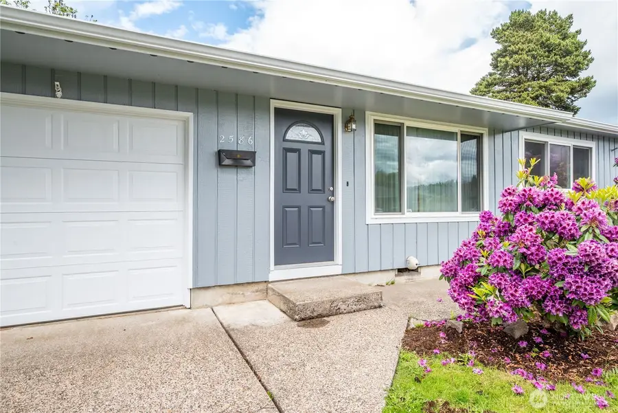 2586 Taylor, Longview, WA 98632 - #3