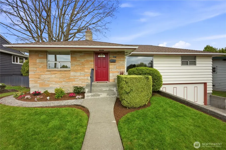 8818 2nd Avenue Ne, Seattle, WA 98115 - #2