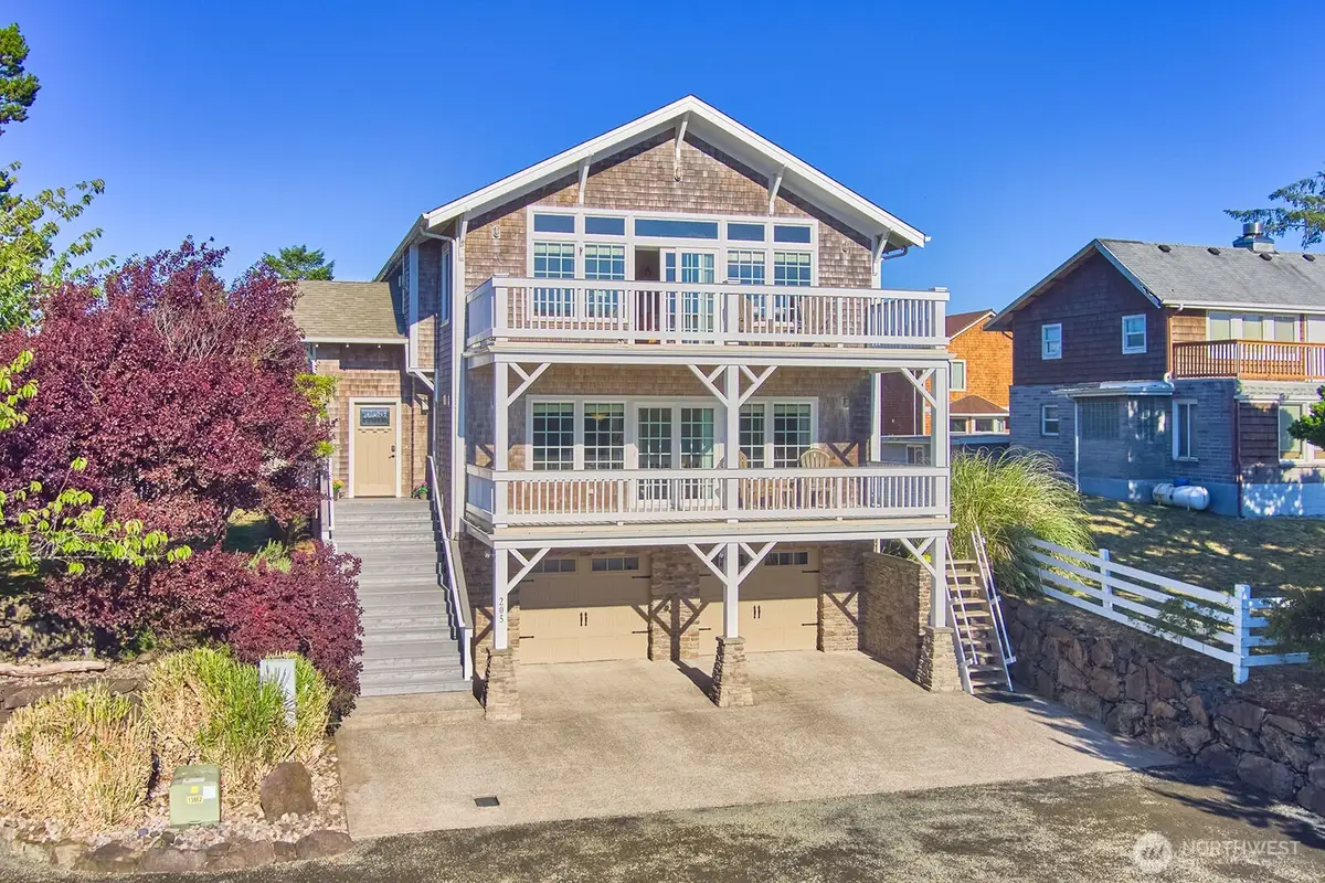 205 26th Street Nw, Long Beach, WA 98631 - #1