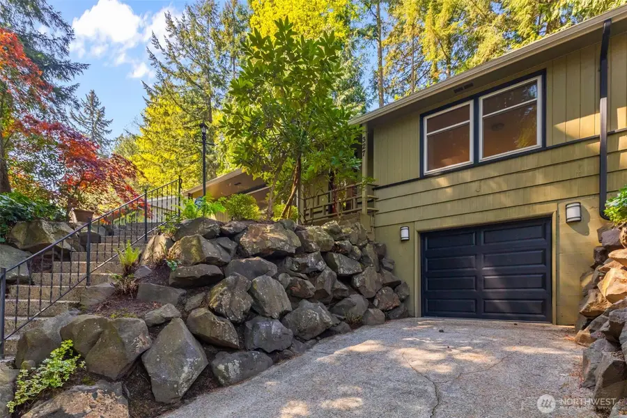 327 108 Avenue Se, Bellevue, WA 98004 - #2