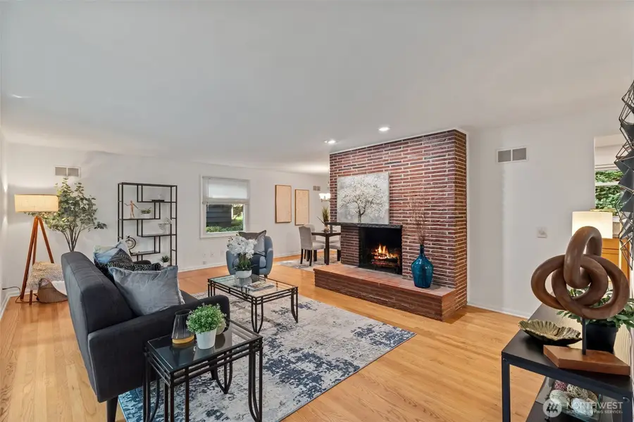 327 108 Avenue Se, Bellevue, WA 98004 - #3