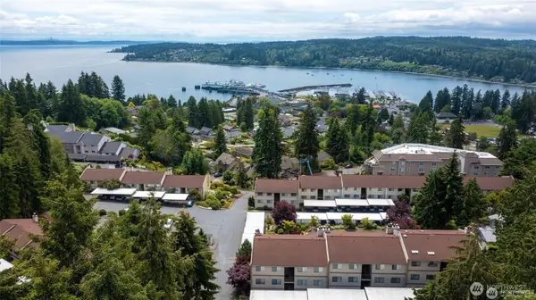 26435 Pennsylvania Avenue Ne #46, Kingston, WA 98346