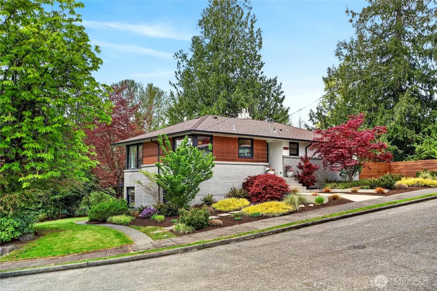 8683 Island Drive S, Seattle, WA 98118 - #2