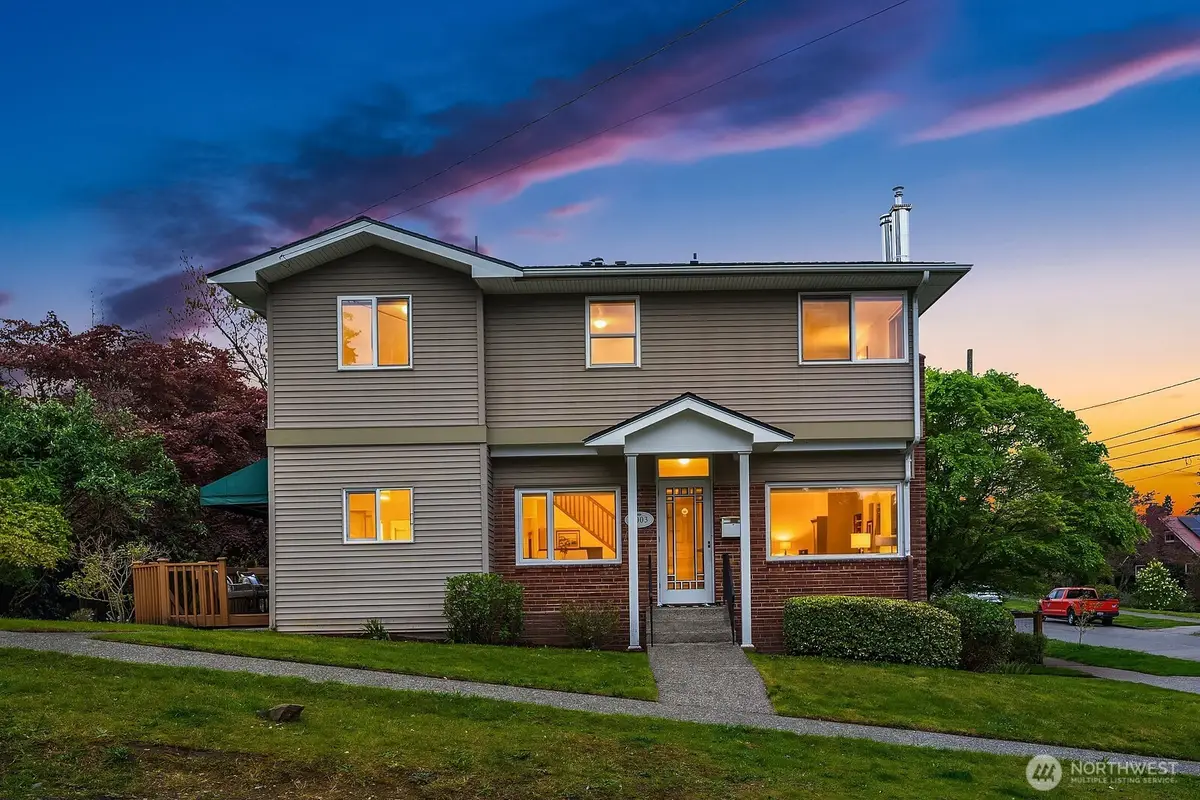 3003 50th Avenue Sw, Seattle, WA 98116 - #1