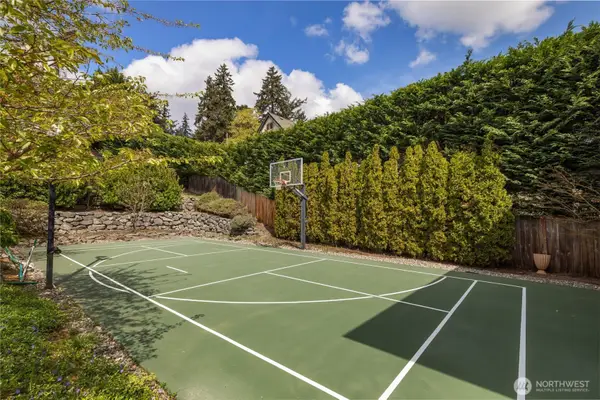 8551 NE Juanita Drive, Kirkland, WA 98034